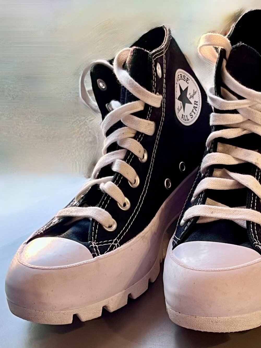 Converse Chuck Taylor Lugged Hi Women’s 7 — Black — $42 OBO